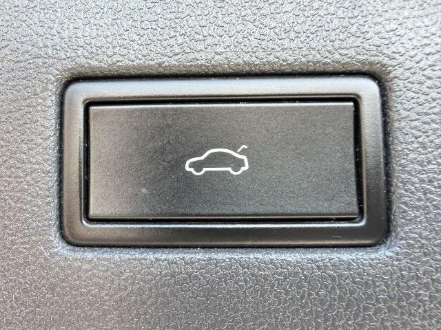 2020 GRAY /Titan Black Volkswagen Tiguan (3VV2B7AXXLM) with an 2L I-4 gasoline direct injection engine, Automatic transmission, located at 1175 N Woodruff Ave, Idaho Falls, ID, 83401, 43.506901, -111.999657 - At Timberline Auto, finding a great deal on your next vehicle is always easy! Our experienced sales staff goal is to help find you the right vehicle at the right price! Our knowledgeable finance department has options for almost any credit score. We offer extended service contract options to prot- Photo#38