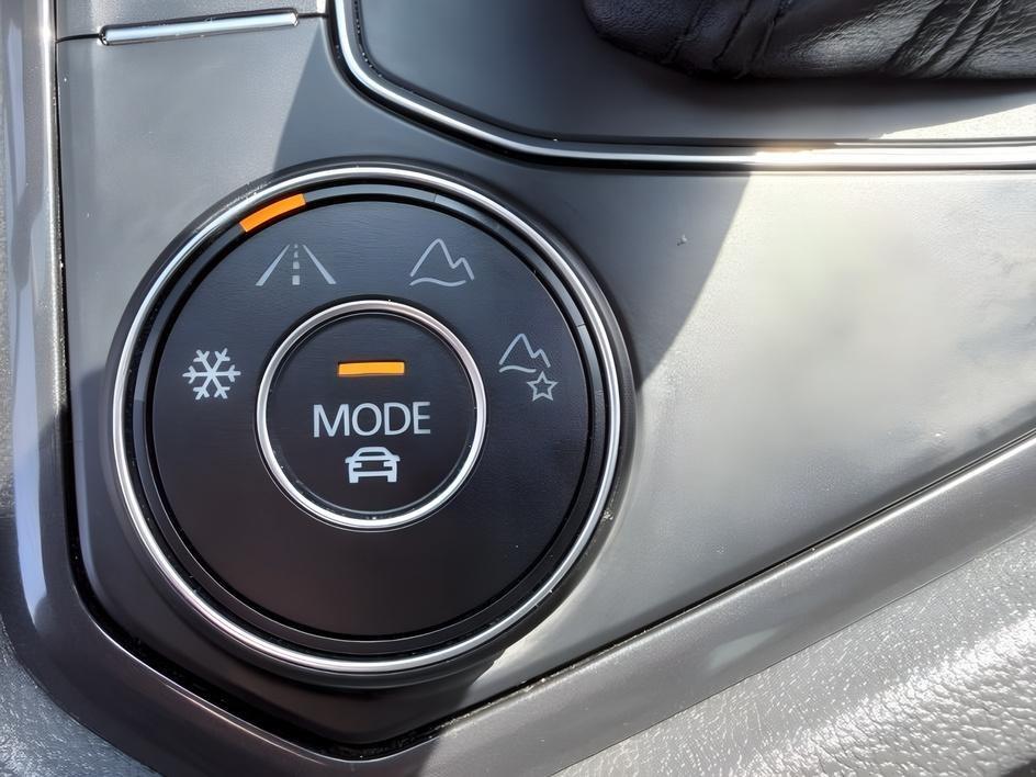 2020 GRAY /Titan Black Volkswagen Tiguan (3VV2B7AXXLM) with an 2L I-4 gasoline direct injection engine, Automatic transmission, located at 1175 N Woodruff Ave, Idaho Falls, ID, 83401, 43.506901, -111.999657 - At Timberline Auto, finding a great deal on your next vehicle is always easy! Our experienced sales staff goal is to help find you the right vehicle at the right price! Our knowledgeable finance department has options for almost any credit score. We offer extended service contract options to prot- Photo#22
