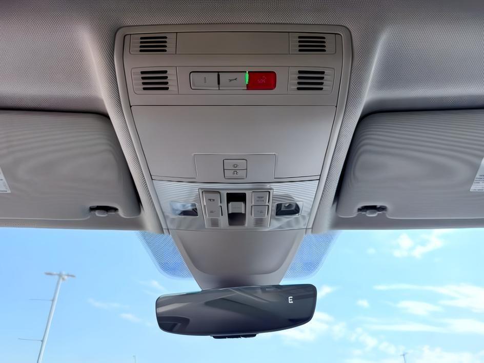 2020 GRAY /Titan Black Volkswagen Tiguan (3VV2B7AXXLM) with an 2L I-4 gasoline direct injection engine, Automatic transmission, located at 1175 N Woodruff Ave, Idaho Falls, ID, 83401, 43.506901, -111.999657 - At Timberline Auto, finding a great deal on your next vehicle is always easy! Our experienced sales staff goal is to help find you the right vehicle at the right price! Our knowledgeable finance department has options for almost any credit score. We offer extended service contract options to prot- Photo#23