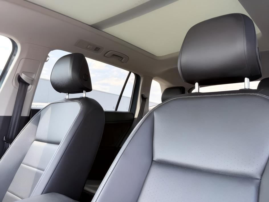 2020 GRAY /Titan Black Volkswagen Tiguan (3VV2B7AXXLM) with an 2L I-4 gasoline direct injection engine, Automatic transmission, located at 1175 N Woodruff Ave, Idaho Falls, ID, 83401, 43.506901, -111.999657 - At Timberline Auto, finding a great deal on your next vehicle is always easy! Our experienced sales staff goal is to help find you the right vehicle at the right price! Our knowledgeable finance department has options for almost any credit score. We offer extended service contract options to prot- Photo#26