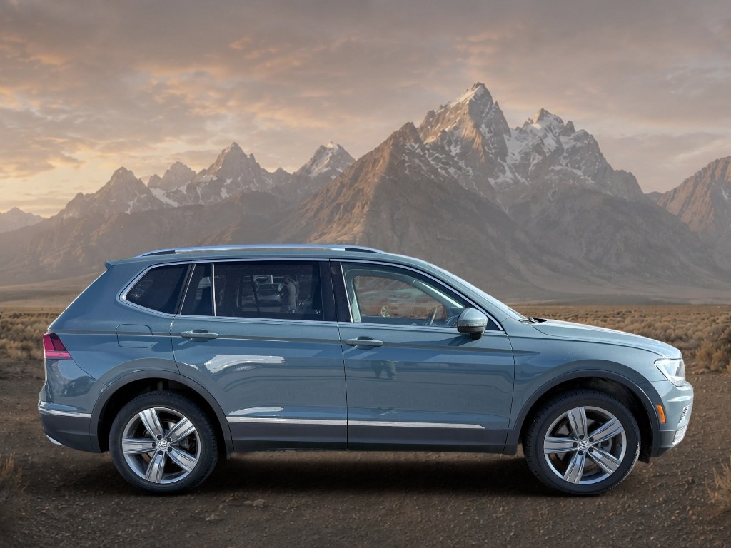 2020 Silk Blue Metallic /Titan Black Volkswagen Tiguan SEL (3VV2B7AXXLM) with an 4 Cyl, 2.0L engine, 8-speed automatic transmission, located at 1175 N Woodruff Ave, Idaho Falls, ID, 83401, 43.506901, -111.999657 - <b>Vehicle Details</b><br>Take on every drive with this 2020 Volkswagen Tiguan 2.0T SE / 2.0T SEL / 2.0T SE R-Line Black, a stylish and versatile SUV with only 38,794 miles and the confidence of AWD. Powered by a responsive 4-cylinder, 2.0L gasoline engine, this Volkswagen Tiguan delivers smooth per- Photo#5