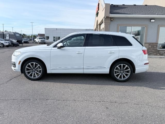 2018 WHITE /Black Audi Q7 (WA1LAAF74JD) with an 3L V-6 gasoline direct injection engine, Automatic transmission, located at 1175 N Woodruff Ave, Idaho Falls, ID, 83401, 43.506901, -111.999657 - At Timberline Auto, finding a great deal on your next vehicle is always easy! Our experienced sales staff goal is to help find you the right vehicle at the right price! Our knowledgeable finance department has options for almost any credit score. We offer extended service contract options to prot- Photo#30