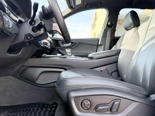 2018 WHITE /Black Audi Q7 (WA1LAAF74JD) with an 3L V-6 gasoline direct injection engine, Automatic transmission, located at 1175 N Woodruff Ave, Idaho Falls, ID, 83401, 43.506901, -111.999657 - At Timberline Auto, finding a great deal on your next vehicle is always easy! Our experienced sales staff goal is to help find you the right vehicle at the right price! Our knowledgeable finance department has options for almost any credit score. We offer extended service contract options to prot- Photo#43