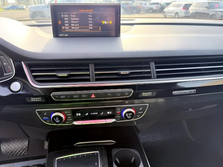 2018 WHITE /Black Audi Q7 (WA1LAAF74JD) with an 3L V-6 gasoline direct injection engine, Automatic transmission, located at 1175 N Woodruff Ave, Idaho Falls, ID, 83401, 43.506901, -111.999657 - At Timberline Auto, finding a great deal on your next vehicle is always easy! Our experienced sales staff goal is to help find you the right vehicle at the right price! Our knowledgeable finance department has options for almost any credit score. We offer extended service contract options to prot- Photo#17