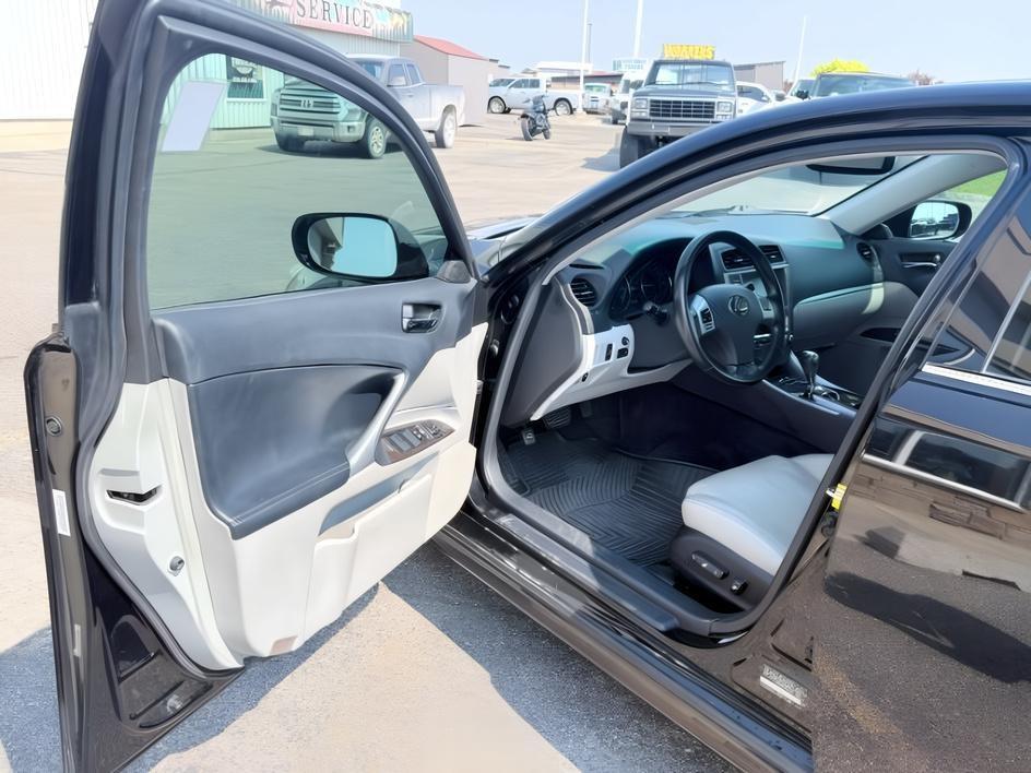 2012 BLACK /LEATHER Lexus IS 250 (JTHCF5C22C5) with an 25L V6 engine, Automatic transmission, located at 1175 N Woodruff Ave, Idaho Falls, ID, 83401, 43.506901, -111.999657 - At Timberline Auto, finding a great deal on your next vehicle is always easy! Our experienced sales staff goal is to help find you the right vehicle at the right price! Our knowledgeable finance department has options for almost any credit score. We offer extended service contract options to protect- Photo#11