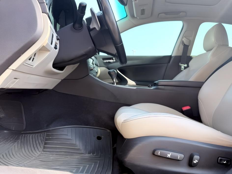 2012 BLACK /LEATHER Lexus IS 250 (JTHCF5C22C5) with an 25L V6 engine, Automatic transmission, located at 1175 N Woodruff Ave, Idaho Falls, ID, 83401, 43.506901, -111.999657 - At Timberline Auto, finding a great deal on your next vehicle is always easy! Our experienced sales staff goal is to help find you the right vehicle at the right price! Our knowledgeable finance department has options for almost any credit score. We offer extended service contract options to protect- Photo#12