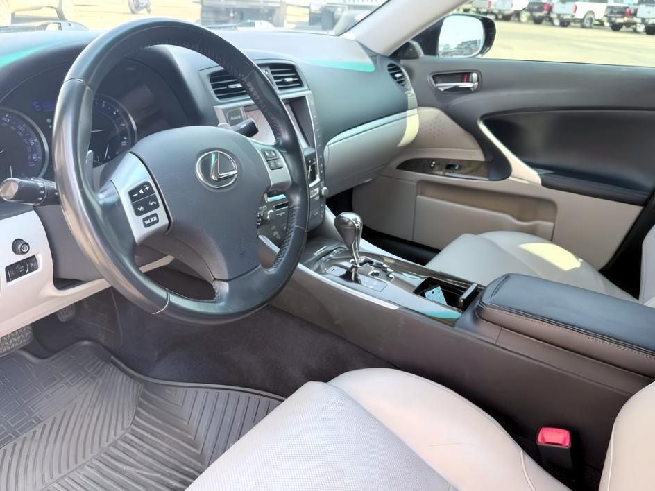 2012 BLACK /LEATHER Lexus IS 250 (JTHCF5C22C5) with an 25L V6 engine, Automatic transmission, located at 1175 N Woodruff Ave, Idaho Falls, ID, 83401, 43.506901, -111.999657 - At Timberline Auto, finding a great deal on your next vehicle is always easy! Our experienced sales staff goal is to help find you the right vehicle at the right price! Our knowledgeable finance department has options for almost any credit score. We offer extended service contract options to protect- Photo#13