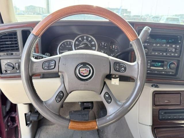 2004 RED /TAN Cadillac Escalade LUXURY (1GYEK63NX4R) with an 6.0L engine, AUTOMATIC transmission, located at 1235 N Woodruff Ave., Idaho Falls, 83401, (208) 523-1053, 43.507172, -112.000488 - At Timberline Auto, finding a great deal on your next vehicle is always easy! Our experienced sales staff goal is to help find you the right vehicle at the right price! Our knowledgeable finance department has options for almost any credit score. We offer extended service contract options to prot- Photo#14