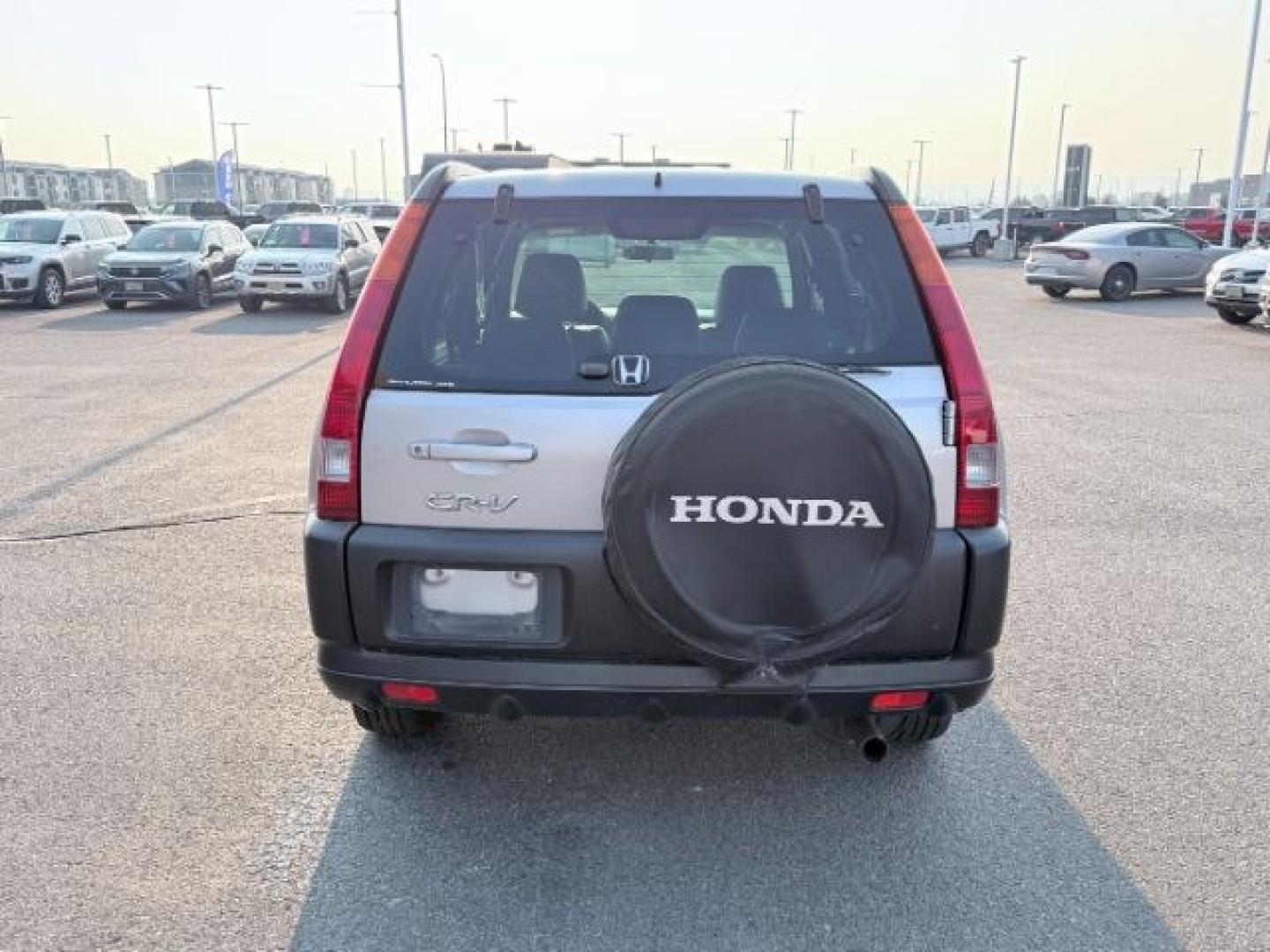 2004 SILVER /Black Honda CR-V (JHLRD78844C) with an 24L I-4 DOHC engine, Automatic transmission, located at 1175 N Woodruff Ave, Idaho Falls, ID, 83401, 43.506901, -111.999657 - At Timberline Auto, finding a great deal on your next vehicle is always easy! Our experienced sales staff goal is to help find you the right vehicle at the right price! Our knowledgeable finance department has options for almost any credit score. We offer extended service contract options to prot- Photo#27