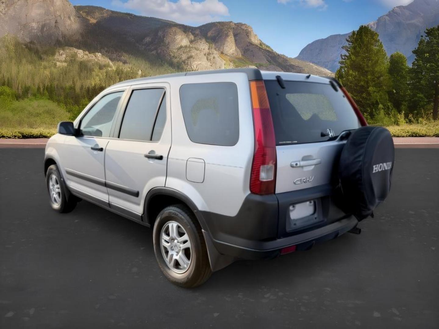 2004 SILVER /Black Honda CR-V (JHLRD78844C) with an 24L I-4 DOHC engine, Automatic transmission, located at 1175 N Woodruff Ave, Idaho Falls, ID, 83401, 43.506901, -111.999657 - At Timberline Auto, finding a great deal on your next vehicle is always easy! Our experienced sales staff goal is to help find you the right vehicle at the right price! Our knowledgeable finance department has options for almost any credit score. We offer extended service contract options to prot- Photo#2