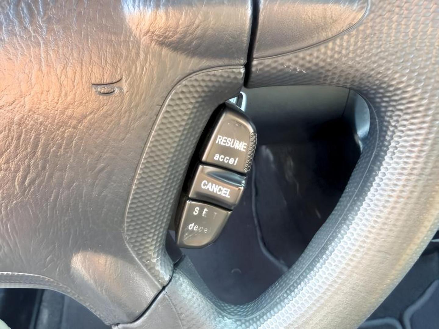 2004 SILVER /Black Honda CR-V (JHLRD78844C) with an 24L I-4 DOHC engine, Automatic transmission, located at 1175 N Woodruff Ave, Idaho Falls, ID, 83401, 43.506901, -111.999657 - At Timberline Auto, finding a great deal on your next vehicle is always easy! Our experienced sales staff goal is to help find you the right vehicle at the right price! Our knowledgeable finance department has options for almost any credit score. We offer extended service contract options to prot- Photo#17