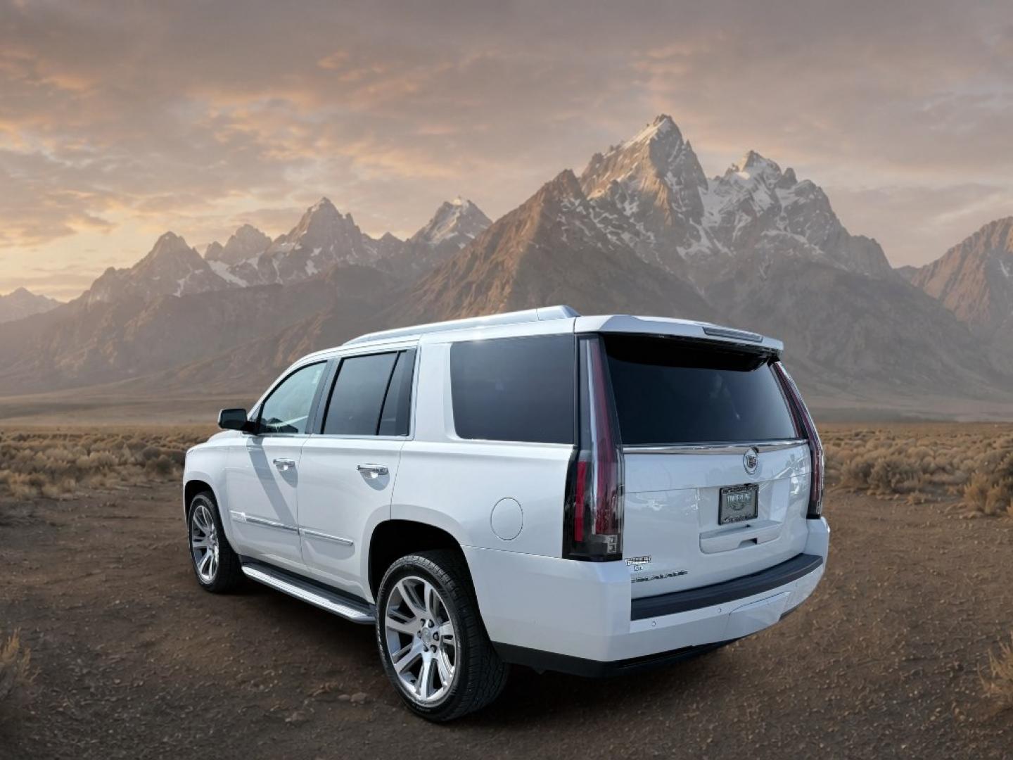 2015 White Diamond Tricoat /Jet Black Cadillac Escalade Luxury (1GYS4BKJ6FR) with an V8, 6.2L engine, 8-speed automatic transmission, located at 1175 N Woodruff Ave, Idaho Falls, ID, 83401, 43.506901, -111.999657- Photo#2