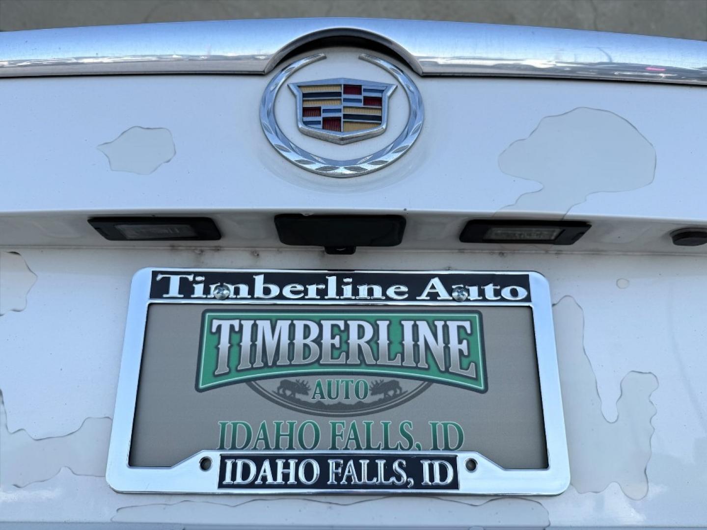 2015 White Diamond Tricoat /Jet Black Cadillac Escalade Luxury (1GYS4BKJ6FR) with an V8, 6.2L engine, 8-speed automatic transmission, located at 1175 N Woodruff Ave, Idaho Falls, ID, 83401, 43.506901, -111.999657- Photo#4