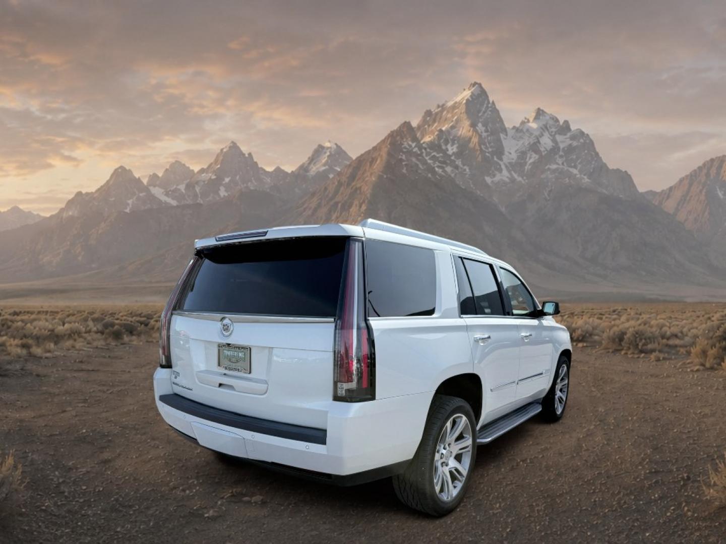 2015 White Diamond Tricoat /Jet Black Cadillac Escalade Luxury (1GYS4BKJ6FR) with an V8, 6.2L engine, 8-speed automatic transmission, located at 1175 N Woodruff Ave, Idaho Falls, ID, 83401, 43.506901, -111.999657- Photo#9