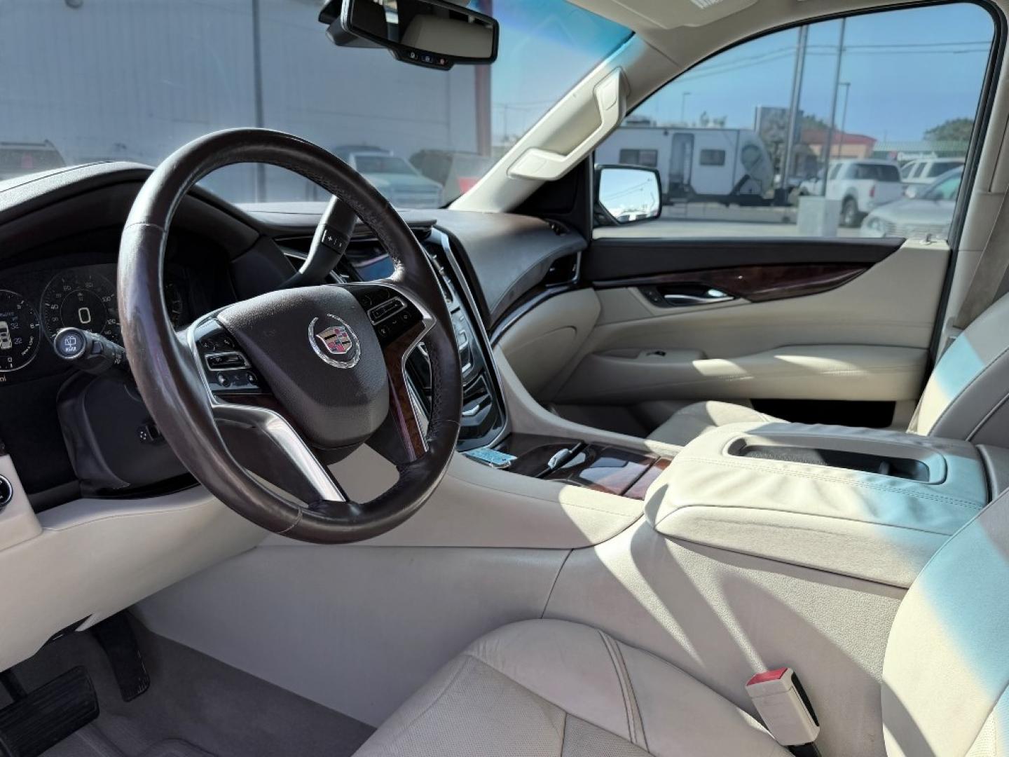 2015 White Diamond Tricoat /Jet Black Cadillac Escalade Luxury (1GYS4BKJ6FR) with an V8, 6.2L engine, 8-speed automatic transmission, located at 1175 N Woodruff Ave, Idaho Falls, ID, 83401, 43.506901, -111.999657- Photo#17
