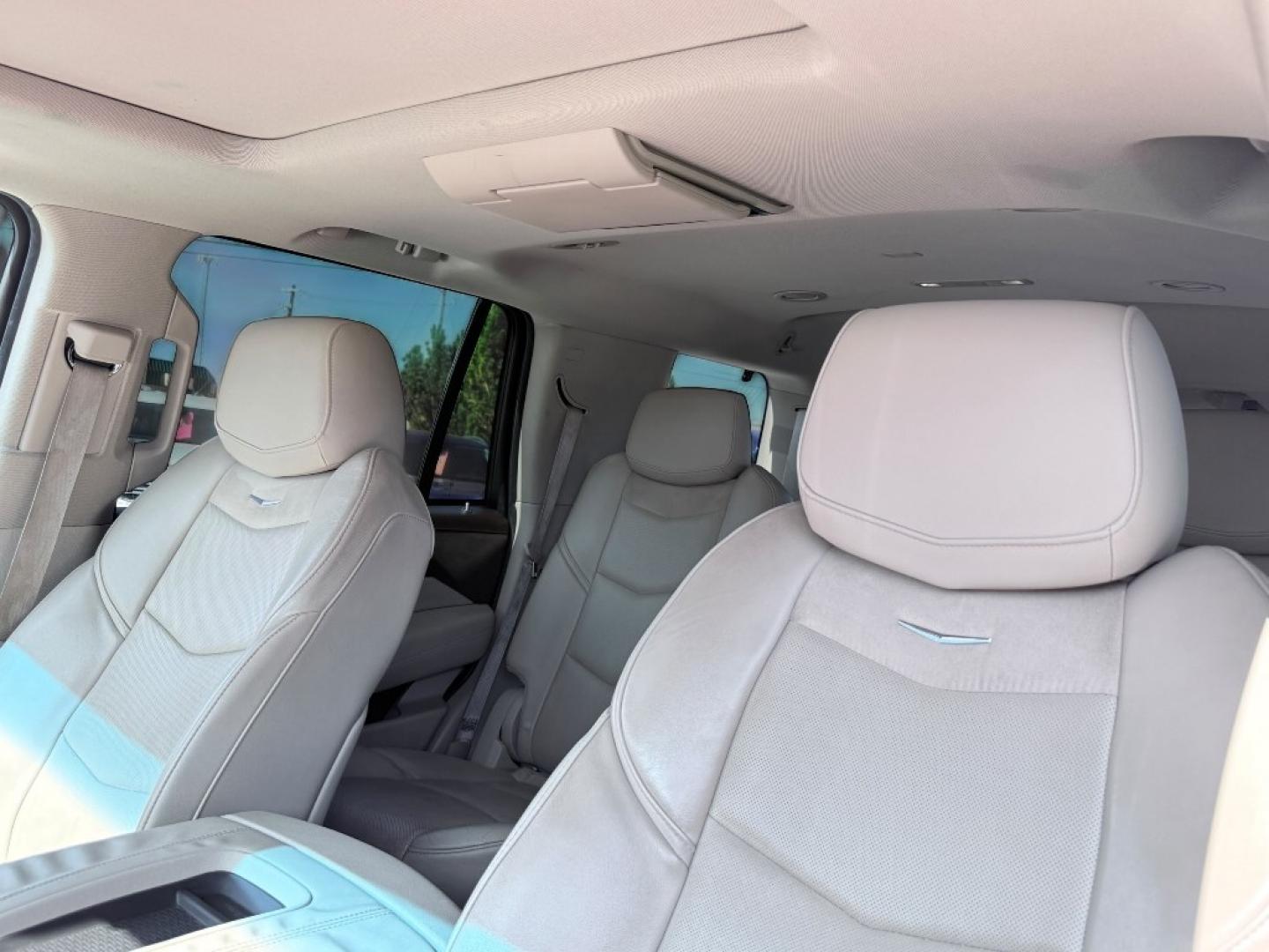 2015 White Diamond Tricoat /Jet Black Cadillac Escalade Luxury (1GYS4BKJ6FR) with an V8, 6.2L engine, 8-speed automatic transmission, located at 1175 N Woodruff Ave, Idaho Falls, ID, 83401, 43.506901, -111.999657- Photo#26