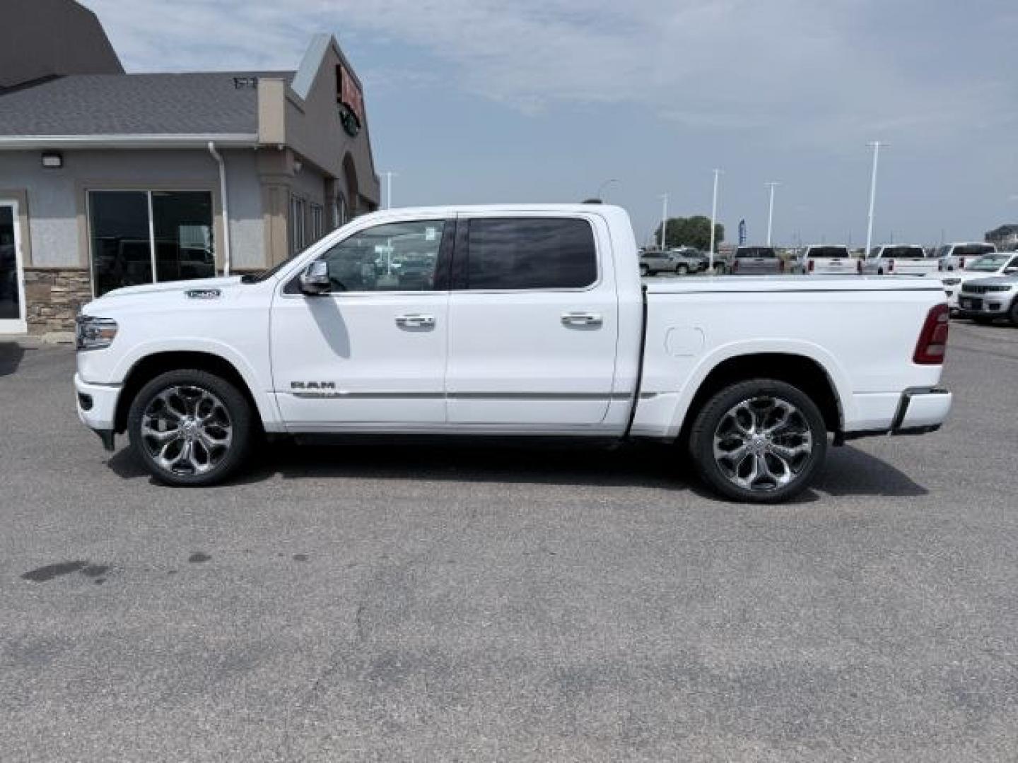 2020 WHITE /Black Ram 1500 (1C6SRFHM9LN) with an EcoDiesel 3L V-6 diesel direct injection engine, Automatic transmission, located at 1175 N Woodruff Ave, Idaho Falls, ID, 83401, 43.506901, -111.999657 - At Timberline Auto, finding a great deal on your next vehicle is always easy! Our experienced sales staff goal is to help find you the right vehicle at the right price! Our knowledgeable finance department has options for almost any credit score. We offer extended service contract options to prot- Photo#1