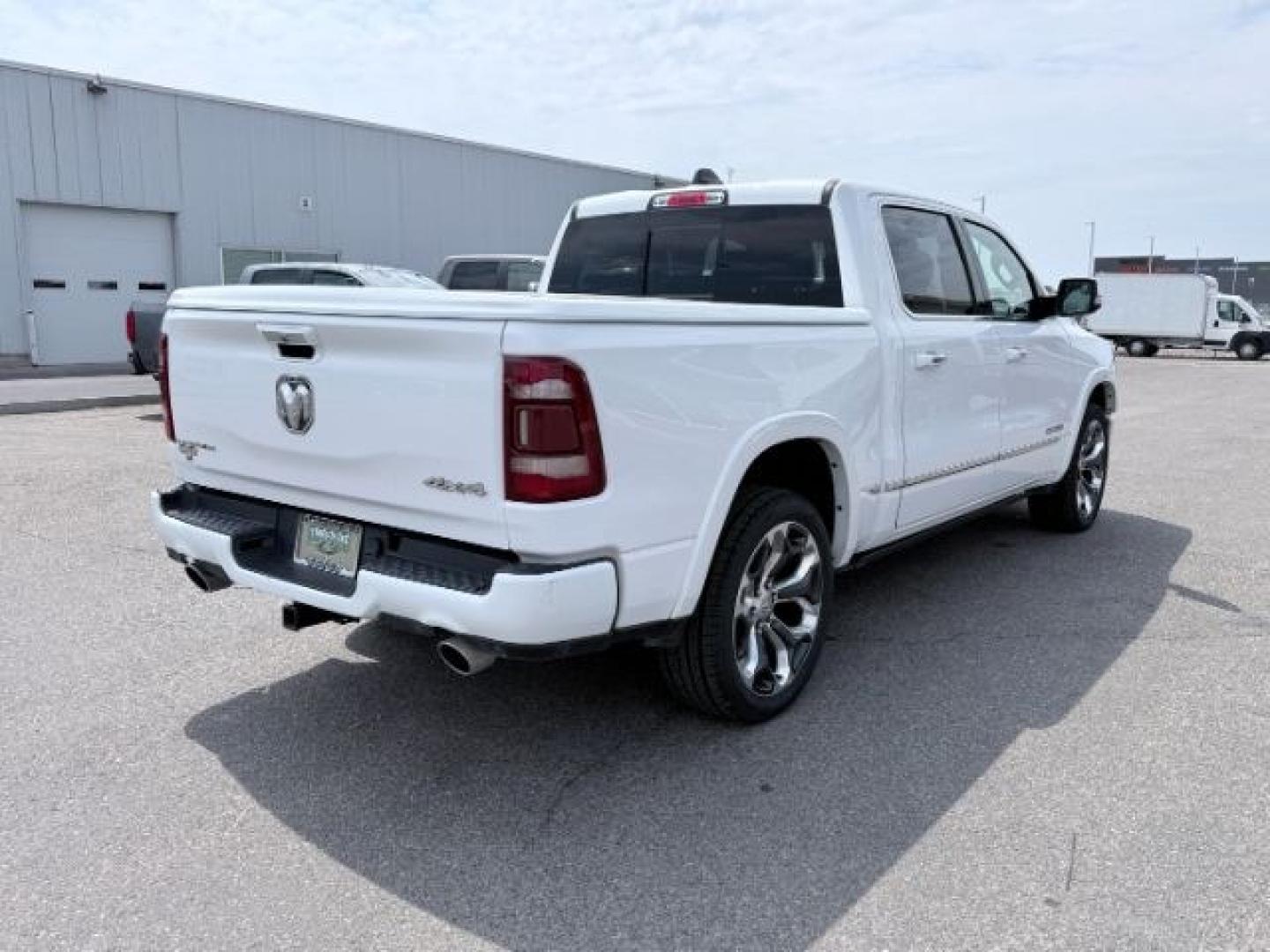 2020 WHITE /Black Ram 1500 (1C6SRFHM9LN) with an EcoDiesel 3L V-6 diesel direct injection engine, Automatic transmission, located at 1175 N Woodruff Ave, Idaho Falls, ID, 83401, 43.506901, -111.999657 - At Timberline Auto, finding a great deal on your next vehicle is always easy! Our experienced sales staff goal is to help find you the right vehicle at the right price! Our knowledgeable finance department has options for almost any credit score. We offer extended service contract options to prot- Photo#6