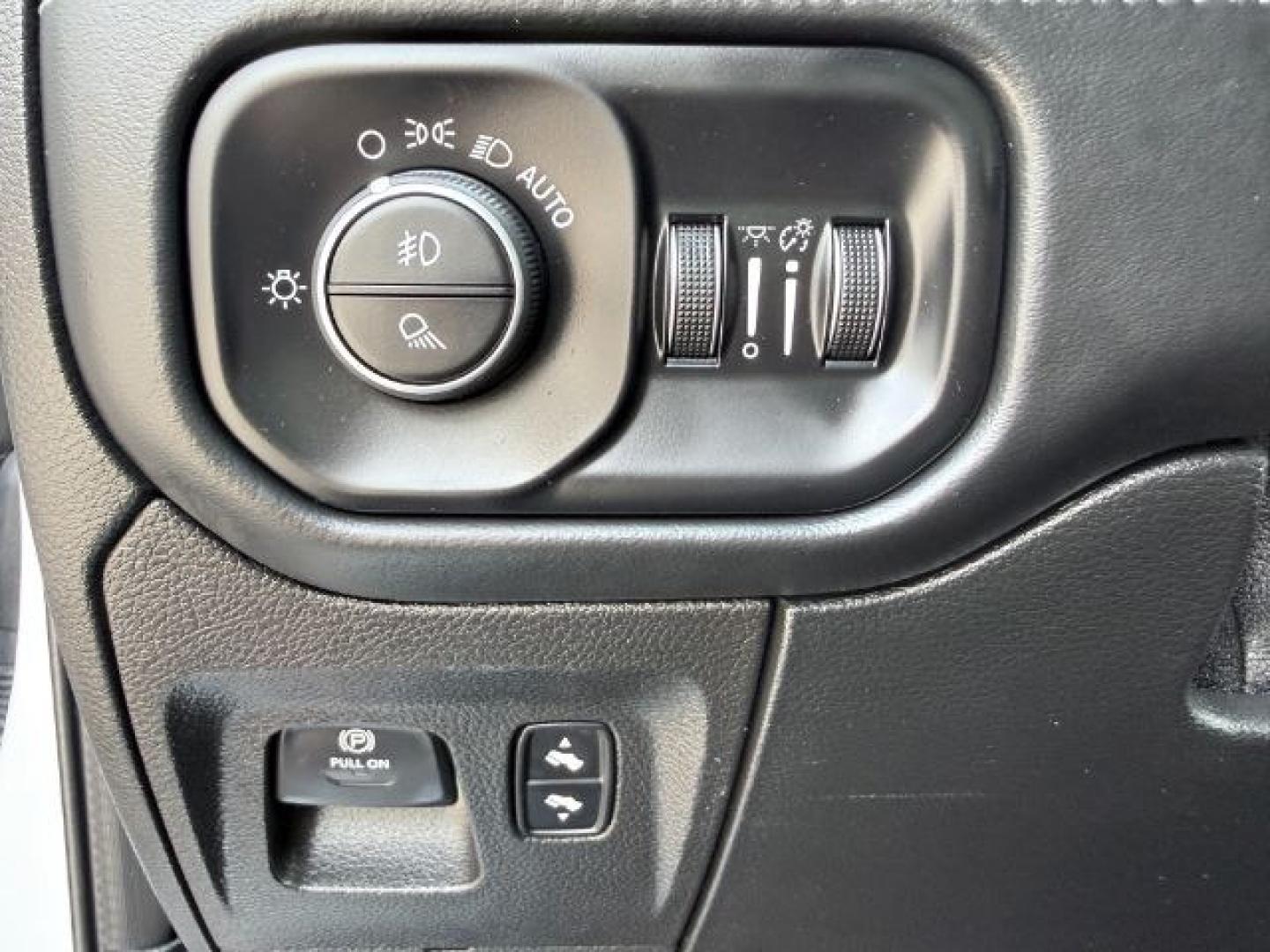 2020 WHITE /Black Ram 1500 (1C6SRFHM9LN) with an EcoDiesel 3L V-6 diesel direct injection engine, Automatic transmission, located at 1175 N Woodruff Ave, Idaho Falls, ID, 83401, 43.506901, -111.999657 - At Timberline Auto, finding a great deal on your next vehicle is always easy! Our experienced sales staff goal is to help find you the right vehicle at the right price! Our knowledgeable finance department has options for almost any credit score. We offer extended service contract options to prot- Photo#23