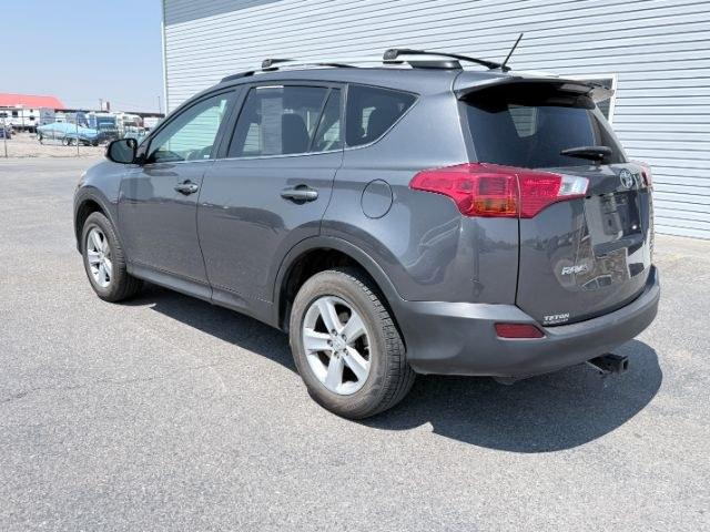 2013 GRAY /Black Toyota RAV4 XLE (2T3RFREVXDW) with an 2.5L I-4 DOHC engine, AUTOMATIC transmission, located at 1235 N Woodruff Ave., Idaho Falls, 83401, (208) 523-1053, 43.507172, -112.000488 - At Timberline Auto, finding a great deal on your next vehicle is always easy! Our experienced sales staff goal is to help find you the right vehicle at the right price! Our knowledgeable finance department has options for almost any credit score. We offer extended service contract options to prot- Photo#2