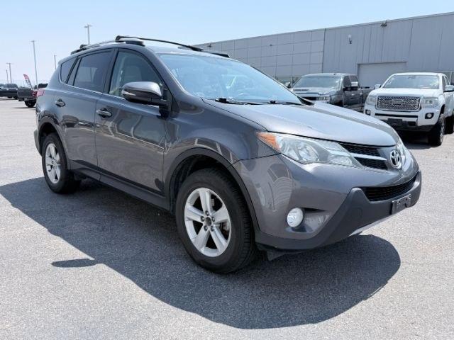 2013 GRAY /Black Toyota RAV4 XLE (2T3RFREVXDW) with an 2.5L I-4 DOHC engine, AUTOMATIC transmission, located at 1235 N Woodruff Ave., Idaho Falls, 83401, (208) 523-1053, 43.507172, -112.000488 - At Timberline Auto, finding a great deal on your next vehicle is always easy! Our experienced sales staff goal is to help find you the right vehicle at the right price! Our knowledgeable finance department has options for almost any credit score. We offer extended service contract options to prot- Photo#5
