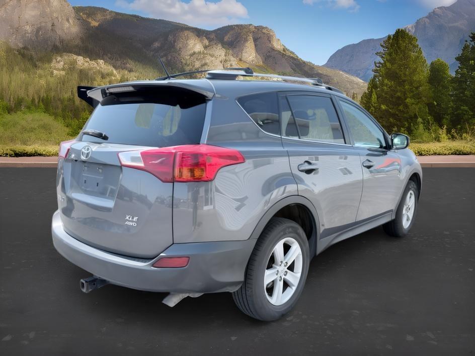 2013 GRAY /Black Toyota RAV4 XLE (2T3RFREVXDW) with an 2.5L I-4 DOHC engine, AUTOMATIC transmission, located at 1235 N Woodruff Ave., Idaho Falls, 83401, (208) 523-1053, 43.507172, -112.000488 - At Timberline Auto, finding a great deal on your next vehicle is always easy! Our experienced sales staff goal is to help find you the right vehicle at the right price! Our knowledgeable finance department has options for almost any credit score. We offer extended service contract options to prot- Photo#3