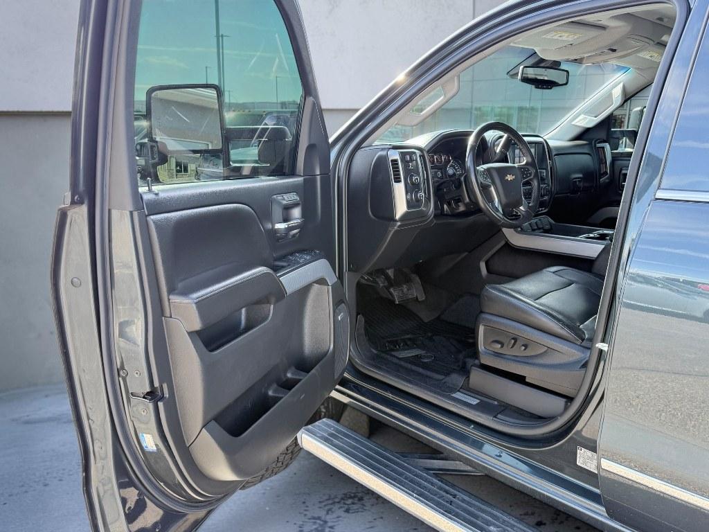 2017 Graphite Metallic /Jet Black Chevrolet Silverado LTZ (3GCUKSEJXHG) with an V8, 6.2L engine, 8-speed automatic transmission, located at 1175 N Woodruff Ave, Idaho Falls, ID, 83401, 43.506901, -111.999657 - <b>Vehicle Details</b><br>Drivers searching for a capable pre-owned truck in Idaho Falls, ID will appreciate this 2017 Chevrolet Silverado 1500 LTZ 4WD with the powerful V8, 6.2L gasoline engine. Built for towing, hauling, and everyday comfort, this Chevrolet Silverado delivers the bold performance- Photo#8