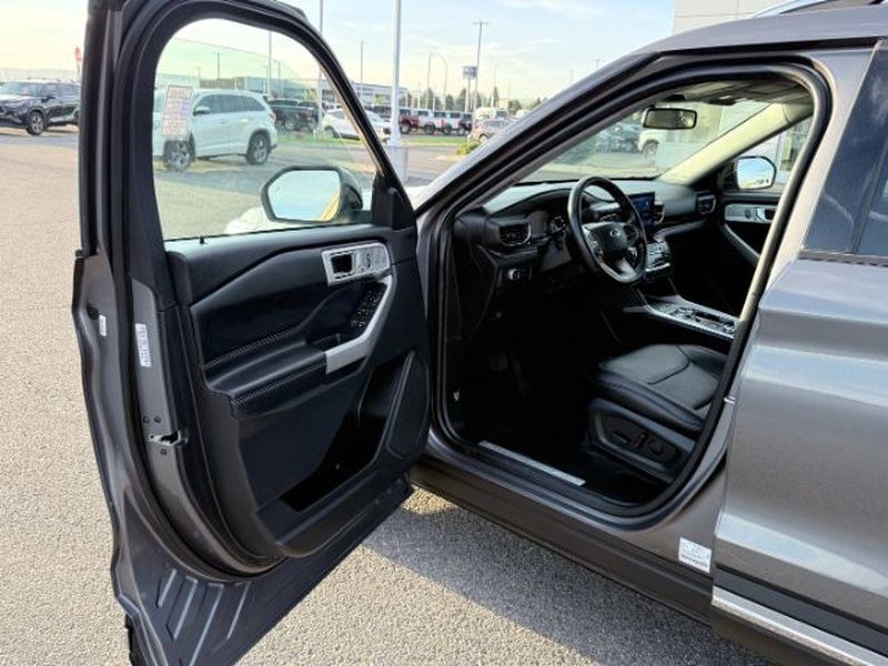 2022 Carbonized Gray Metallic /LEATHER Ford Explorer Limited (1FMSK8FH9NG) with an 4 Cyl, 2.3L engine, 10-speed automatic transmission, located at 1175 N Woodruff Ave, Idaho Falls, ID, 83401, 43.506901, -111.999657 - <b>Vehicle Details</b><br>Discover refined capability and premium comfort in this 2022 Ford Explorer Limited, now available in Idaho Falls, ID. With 47,655 miles, this well-equipped SUV delivers the versatility families and adventure-seekers want, along with the confidence of 4WD for Idaho roads and- Photo#13
