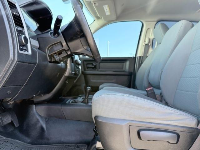 2017 Maximum Steel Metallic Clearcoat /Diesel Gray/Black Ram 3500 Tradesman (3C63R3GLXHG) with an 6 Cyl, 6.7L engine, 6-speed automatic transmission, located at 1175 N Woodruff Ave, Idaho Falls, ID, 83401, 43.506901, -111.999657 - <b>Vehicle Details</b><br>Take on tough jobs with confidence in this capable 2017 Ram 3500 ST, now available in Idaho Falls, ID. Built for serious work and dependable performance, this heavy-duty pickup is powered by a 6 Cyl, 6.7L Diesel engine paired with 4WD, giving you the strength and traction n- Photo#60
