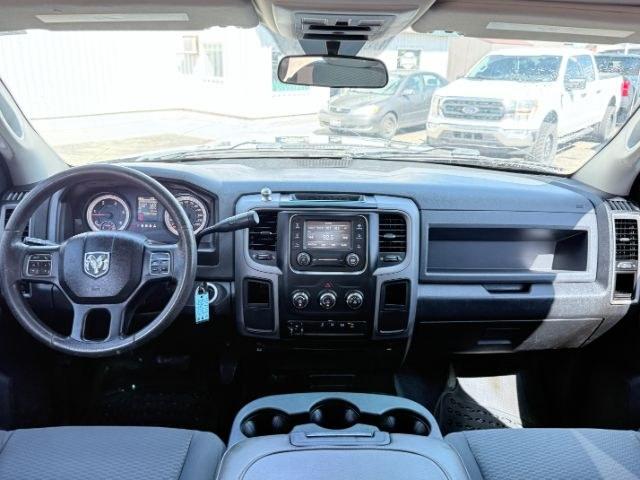 2017 Maximum Steel Metallic Clearcoat /Diesel Gray/Black Ram 3500 Tradesman (3C63R3GLXHG) with an 6 Cyl, 6.7L engine, 6-speed automatic transmission, located at 1175 N Woodruff Ave, Idaho Falls, ID, 83401, 43.506901, -111.999657 - <b>Vehicle Details</b><br>Take on tough jobs with confidence in this capable 2017 Ram 3500 ST, now available in Idaho Falls, ID. Built for serious work and dependable performance, this heavy-duty pickup is powered by a 6 Cyl, 6.7L Diesel engine paired with 4WD, giving you the strength and traction n- Photo#71