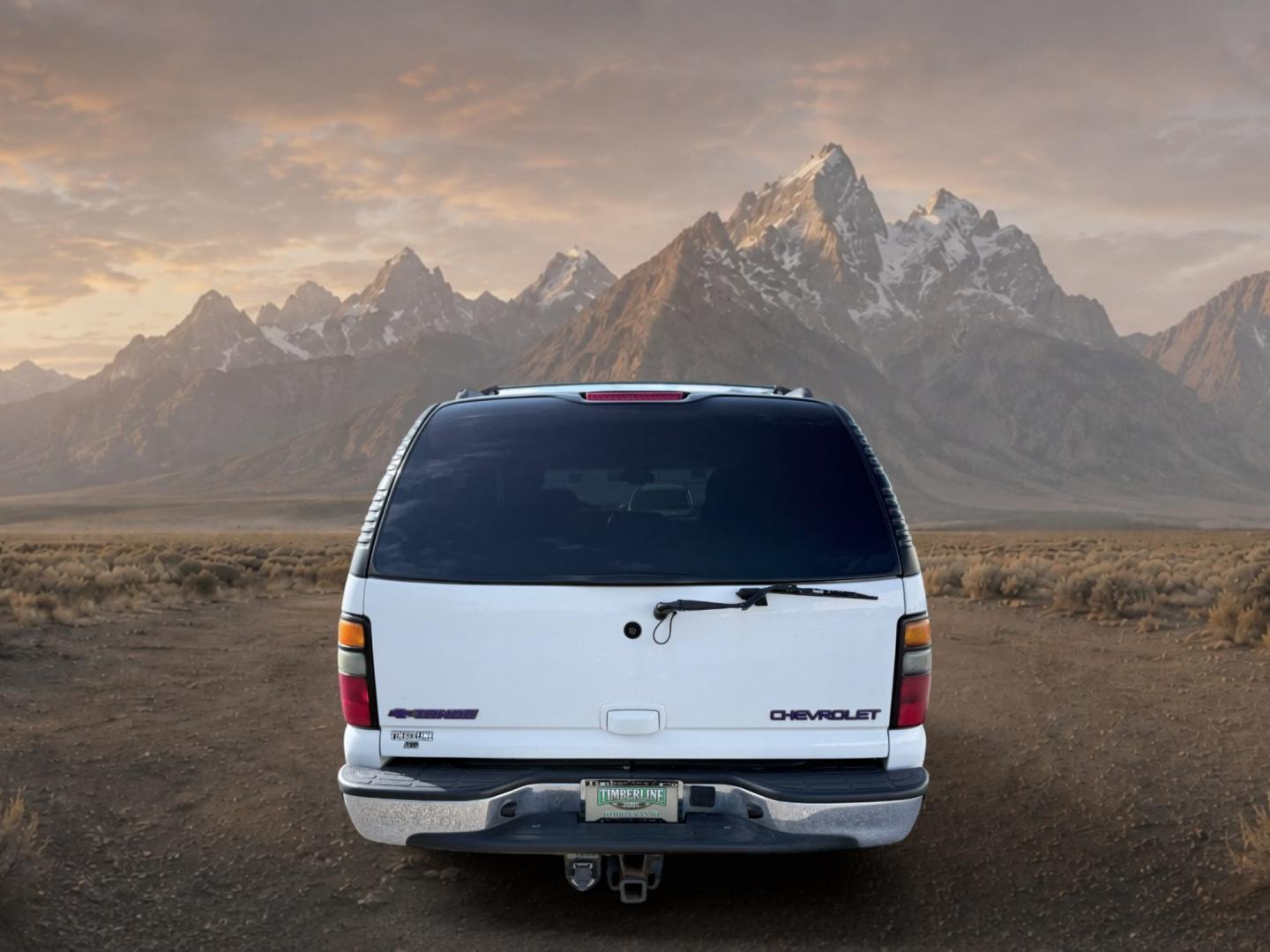 2005 Summit White /Gray/Dark Charcoal Chevrolet Tahoe LT (1GNEK13T25R) with an V8, 5.3L engine, 4-speed automatic transmission, located at 1175 N Woodruff Ave, Idaho Falls, ID, 83401, 43.506901, -111.999657 - <b>Vehicle Details</b><br>Discover capability, comfort, and proven V8 strength in this pre-owned 2005 Chevrolet Tahoe LT 4WD, now available in Idaho Falls, ID. Built for drivers who need dependable performance and versatile utility, this Chevrolet Tahoe is powered by a 5.3L V8 gasoline engine paired- Photo#3
