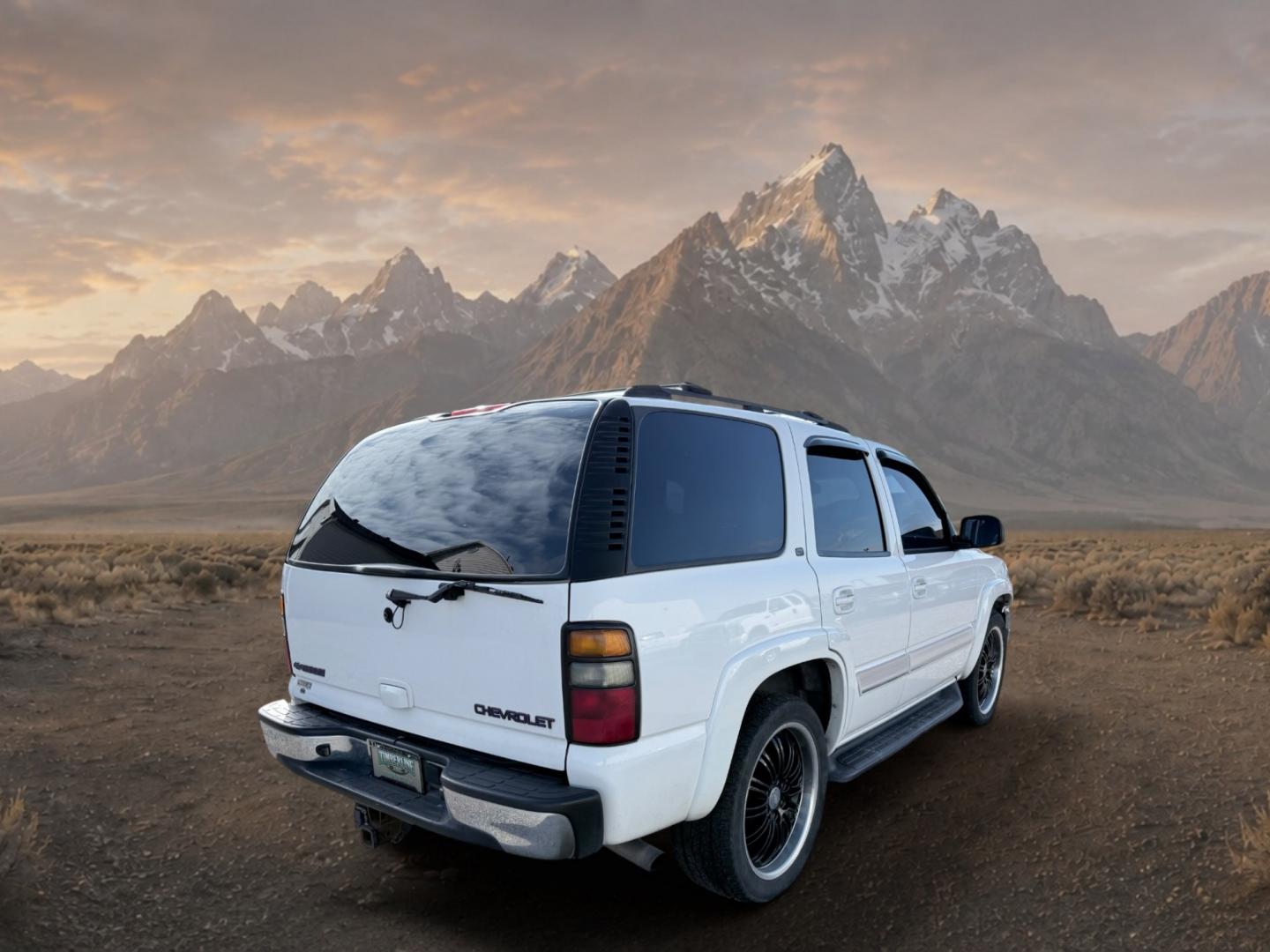 2005 Summit White /Gray/Dark Charcoal Chevrolet Tahoe LT (1GNEK13T25R) with an V8, 5.3L engine, 4-speed automatic transmission, located at 1175 N Woodruff Ave, Idaho Falls, ID, 83401, 43.506901, -111.999657 - <b>Vehicle Details</b><br>Discover capability, comfort, and proven V8 strength in this pre-owned 2005 Chevrolet Tahoe LT 4WD, now available in Idaho Falls, ID. Built for drivers who need dependable performance and versatile utility, this Chevrolet Tahoe is powered by a 5.3L V8 gasoline engine paired- Photo#4