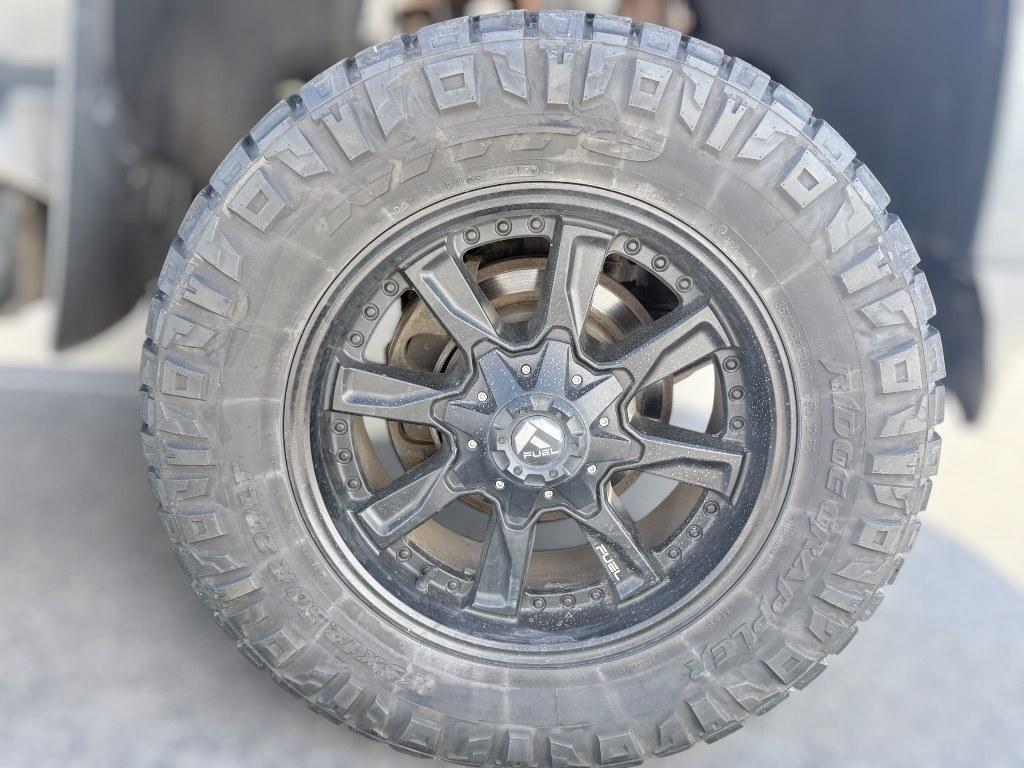 2017 Graphite Metallic /Jet Black/Medium Ash Gray Chevrolet Silverado High Country (1GC4K1EY4HF) with an V8, 6.6L engine, 6-speed automatic transmission, located at 1175 N Woodruff Ave, Idaho Falls, ID, 83401, 43.506901, -111.999657 - <b>Vehicle Details</b><br>Discover exceptional capability and premium comfort in this pre-owned 2017 Chevrolet Silverado 3500 High Country, a powerful 4WD diesel truck built to tackle tough jobs and deliver refined everyday driving. Under the hood, the V8, 6.6L Diesel engine brings serious strength- Photo#9