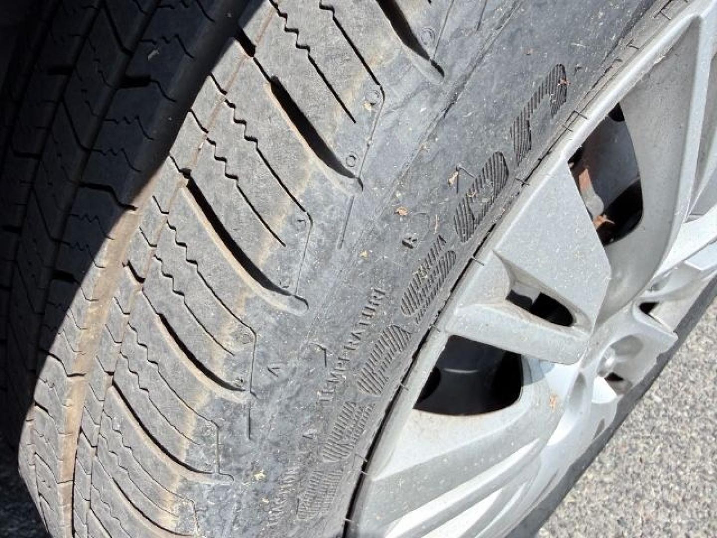 2015 WHITE /CLOTH Nissan Versa Note (3N1CE2CP3FL) with an 16L I4 engine, Automatic transmission, located at 1175 N Woodruff Ave, Idaho Falls, ID, 83401, 43.506901, -111.999657- Photo#18