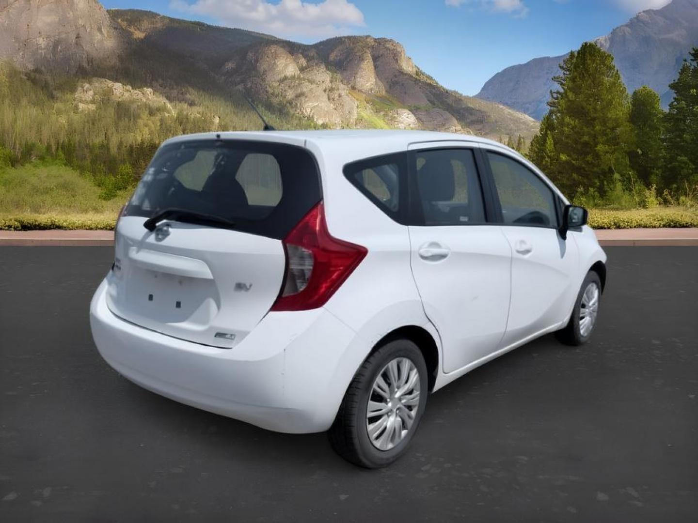 2015 WHITE /CLOTH Nissan Versa Note (3N1CE2CP3FL) with an 16L I4 engine, Automatic transmission, located at 1175 N Woodruff Ave, Idaho Falls, ID, 83401, 43.506901, -111.999657- Photo#4