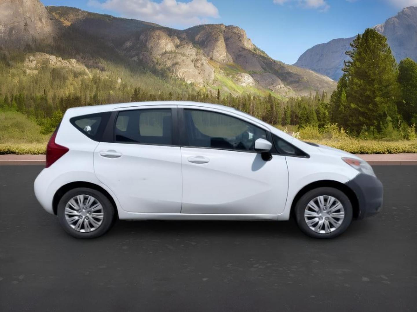 2015 WHITE /CLOTH Nissan Versa Note (3N1CE2CP3FL) with an 16L I4 engine, Automatic transmission, located at 1175 N Woodruff Ave, Idaho Falls, ID, 83401, 43.506901, -111.999657- Photo#5