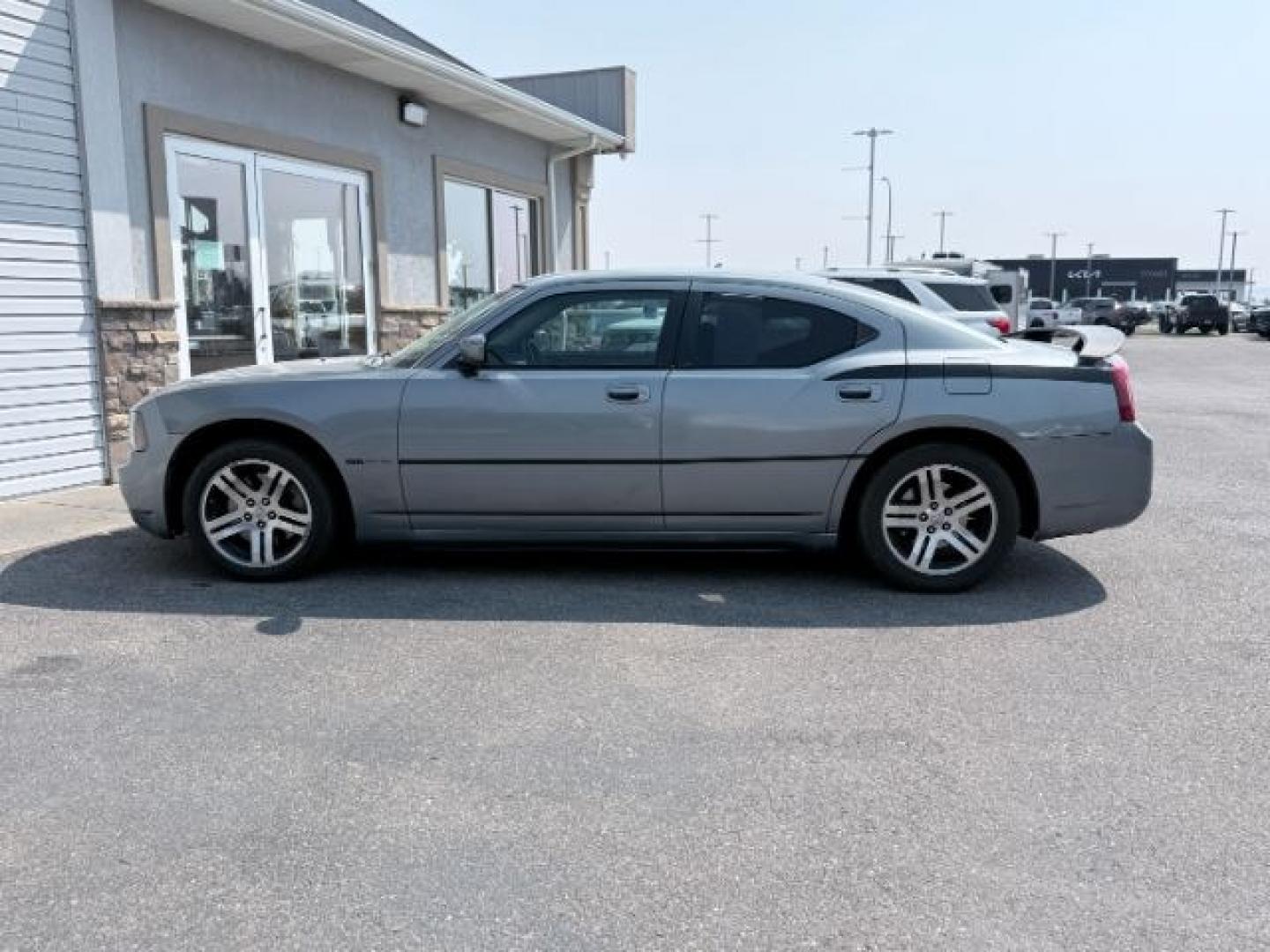 2006 GRAY /BLACK Dodge Charger (2B3KA53H36H) with an 57 HEMI engine, Automatic transmission, located at 1175 N Woodruff Ave, Idaho Falls, ID, 83401, 43.506901, -111.999657 - At Timberline Auto, finding a great deal on your next vehicle is always easy! Our experienced sales staff goal is to help find you the right vehicle at the right price! Our knowledgeable finance department has options for almost any credit score. We offer extended service contract options to prot- Photo#1