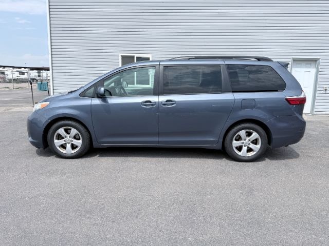 photo of 2015 Toyota Sienna LE 7 Passenger | LE 8 Passenger