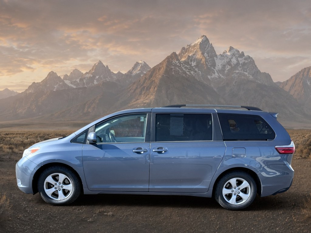 Used 2015 Toyota Sienna LE with VIN 5TDKK3DC3FS546922 for sale in Idaho Falls, ID