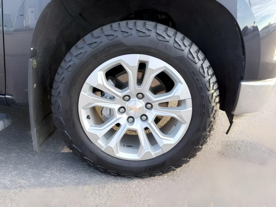 2024 GRAY /Jet Black Chevrolet Silverado LTZ (1GCUDGEDXRZ) with an V8, 5.3L engine, 10-speed automatic transmission, located at 1175 N Woodruff Ave, Idaho Falls, ID, 83401, 43.506901, -111.999657 - <b>Vehicle Details</b><br>Find capability, comfort, and premium style in this pre-owned 2024 Chevrolet Silverado 1500 LTZ 4WD, now available in Idaho Falls, ID. Powered by a V8, 5.3L gasoline engine, this Chevrolet Silverado delivers confident performance for towing, hauling, and everyday driving. T- Photo#40