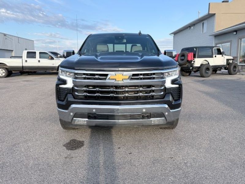 2024 GRAY /Jet Black Chevrolet Silverado LTZ (1GCUDGEDXRZ) with an V8, 5.3L engine, 10-speed automatic transmission, located at 1175 N Woodruff Ave, Idaho Falls, ID, 83401, 43.506901, -111.999657 - <b>Vehicle Details</b><br>Find capability, comfort, and premium style in this pre-owned 2024 Chevrolet Silverado 1500 LTZ 4WD, now available in Idaho Falls, ID. Powered by a V8, 5.3L gasoline engine, this Chevrolet Silverado delivers confident performance for towing, hauling, and everyday driving. T- Photo#9