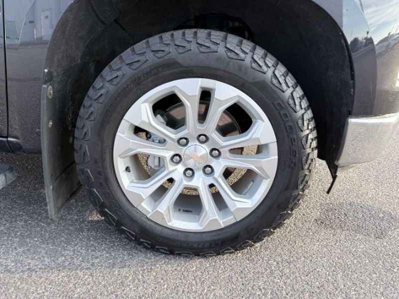 2024 GRAY /Jet Black Chevrolet Silverado LTZ (1GCUDGEDXRZ) with an V8, 5.3L engine, 10-speed automatic transmission, located at 1175 N Woodruff Ave, Idaho Falls, ID, 83401, 43.506901, -111.999657 - <b>Vehicle Details</b><br>Find capability, comfort, and premium style in this pre-owned 2024 Chevrolet Silverado 1500 LTZ 4WD, now available in Idaho Falls, ID. Powered by a V8, 5.3L gasoline engine, this Chevrolet Silverado delivers confident performance for towing, hauling, and everyday driving. T- Photo#11
