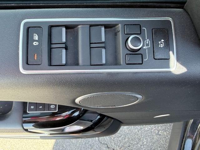 2015 BLACK /Ebony/Ebony/Ebony/Cirrus Land Rover Range Rover (SALGS2TF2FA) with an 5L V-8 gasoline direct injection engine, Automatic transmission, located at 1175 N Woodruff Ave, Idaho Falls, ID, 83401, 43.506901, -111.999657 - At Timberline Auto, finding a great deal on your next vehicle is always easy! Our experienced sales staff goal is to help find you the right vehicle at the right price! Our knowledgeable finance department has options for almost any credit score. We offer extended service contract options to prot- Photo#53