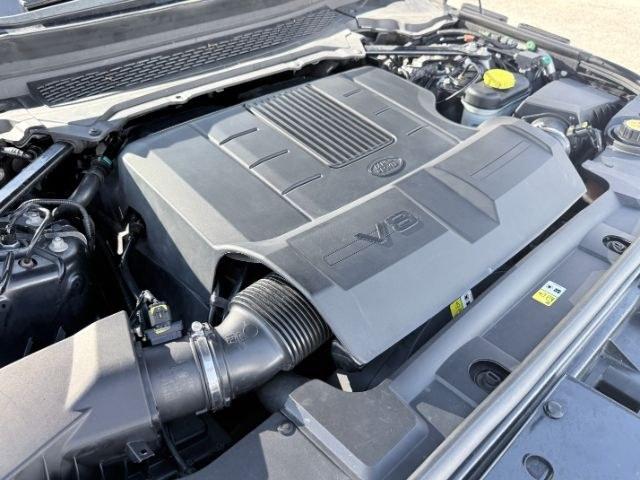 2015 BLACK /Ebony/Ebony/Ebony/Cirrus Land Rover Range Rover (SALGS2TF2FA) with an 5L V-8 gasoline direct injection engine, Automatic transmission, located at 1175 N Woodruff Ave, Idaho Falls, ID, 83401, 43.506901, -111.999657 - At Timberline Auto, finding a great deal on your next vehicle is always easy! Our experienced sales staff goal is to help find you the right vehicle at the right price! Our knowledgeable finance department has options for almost any credit score. We offer extended service contract options to prot- Photo#57