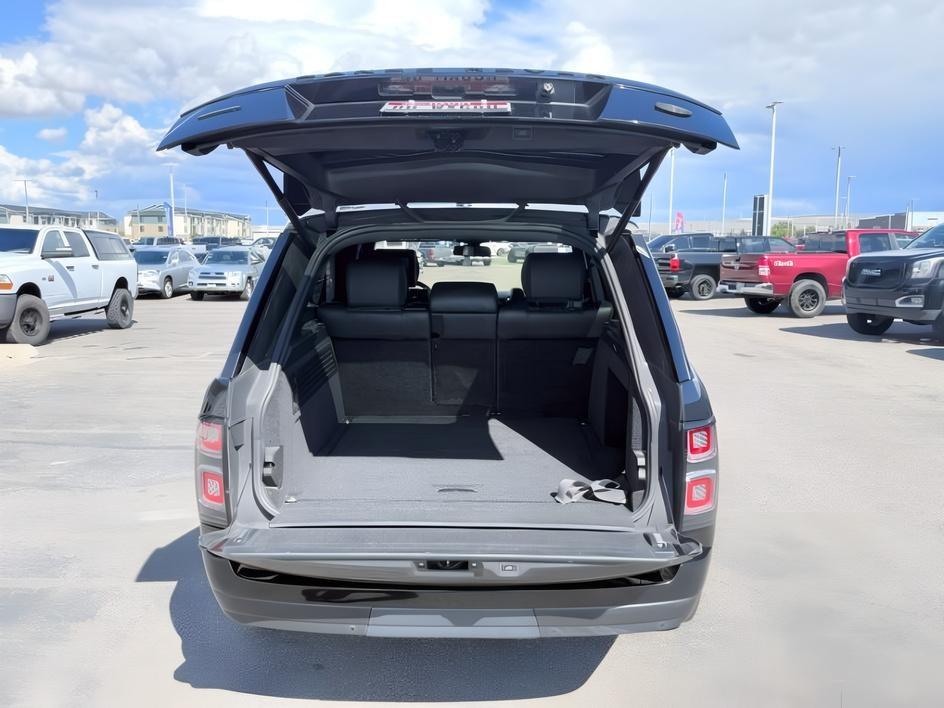 2015 BLACK /Ebony/Ebony/Ebony/Cirrus Land Rover Range Rover (SALGS2TF2FA) with an 5L V-8 gasoline direct injection engine, Automatic transmission, located at 1175 N Woodruff Ave, Idaho Falls, ID, 83401, 43.506901, -111.999657 - At Timberline Auto, finding a great deal on your next vehicle is always easy! Our experienced sales staff goal is to help find you the right vehicle at the right price! Our knowledgeable finance department has options for almost any credit score. We offer extended service contract options to prot- Photo#4