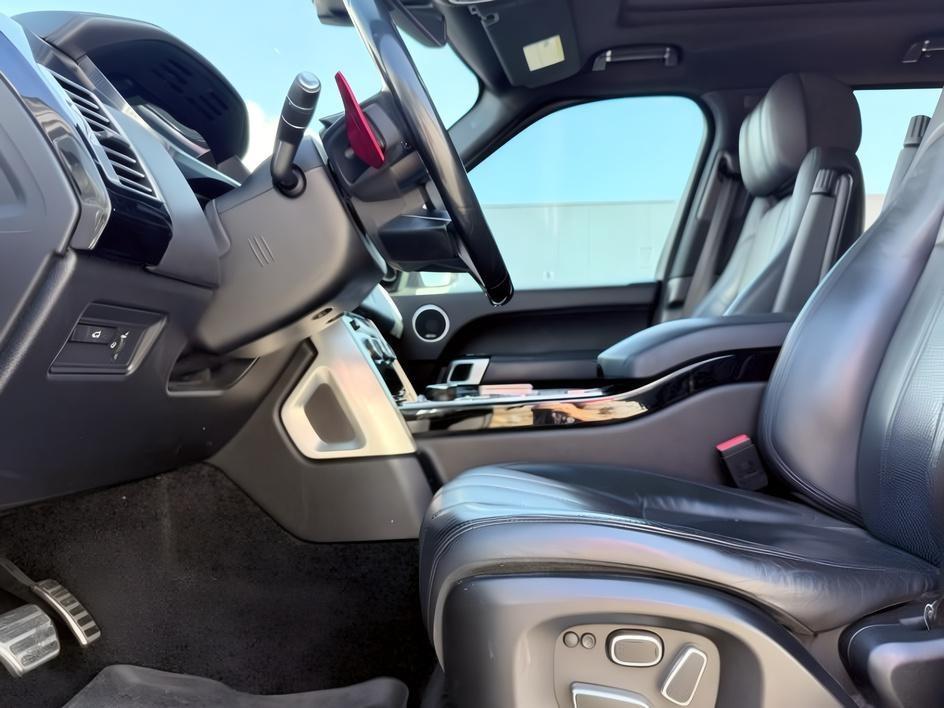 2015 BLACK /Ebony/Ebony/Ebony/Cirrus Land Rover Range Rover (SALGS2TF2FA) with an 5L V-8 gasoline direct injection engine, Automatic transmission, located at 1175 N Woodruff Ave, Idaho Falls, ID, 83401, 43.506901, -111.999657 - At Timberline Auto, finding a great deal on your next vehicle is always easy! Our experienced sales staff goal is to help find you the right vehicle at the right price! Our knowledgeable finance department has options for almost any credit score. We offer extended service contract options to prot- Photo#14