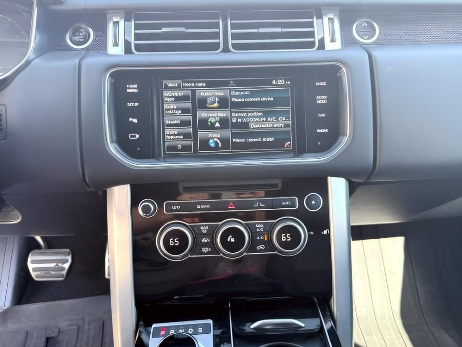 2015 BLACK /Ebony/Ebony/Ebony/Cirrus Land Rover Range Rover (SALGS2TF2FA) with an 5L V-8 gasoline direct injection engine, Automatic transmission, located at 1175 N Woodruff Ave, Idaho Falls, ID, 83401, 43.506901, -111.999657 - At Timberline Auto, finding a great deal on your next vehicle is always easy! Our experienced sales staff goal is to help find you the right vehicle at the right price! Our knowledgeable finance department has options for almost any credit score. We offer extended service contract options to prot- Photo#17