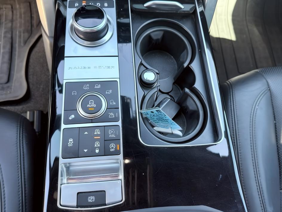 2015 BLACK /Ebony/Ebony/Ebony/Cirrus Land Rover Range Rover (SALGS2TF2FA) with an 5L V-8 gasoline direct injection engine, Automatic transmission, located at 1175 N Woodruff Ave, Idaho Falls, ID, 83401, 43.506901, -111.999657 - At Timberline Auto, finding a great deal on your next vehicle is always easy! Our experienced sales staff goal is to help find you the right vehicle at the right price! Our knowledgeable finance department has options for almost any credit score. We offer extended service contract options to prot- Photo#19