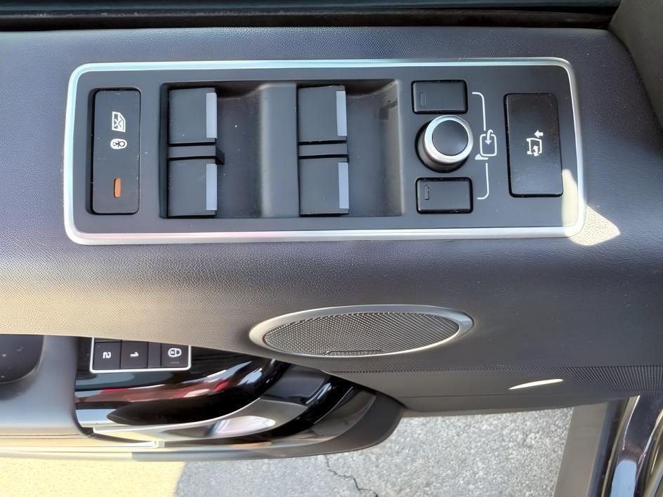 2015 BLACK /Ebony/Ebony/Ebony/Cirrus Land Rover Range Rover (SALGS2TF2FA) with an 5L V-8 gasoline direct injection engine, Automatic transmission, located at 1175 N Woodruff Ave, Idaho Falls, ID, 83401, 43.506901, -111.999657 - At Timberline Auto, finding a great deal on your next vehicle is always easy! Our experienced sales staff goal is to help find you the right vehicle at the right price! Our knowledgeable finance department has options for almost any credit score. We offer extended service contract options to prot- Photo#24