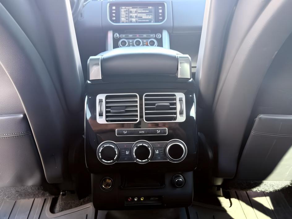 2015 BLACK /Ebony/Ebony/Ebony/Cirrus Land Rover Range Rover (SALGS2TF2FA) with an 5L V-8 gasoline direct injection engine, Automatic transmission, located at 1175 N Woodruff Ave, Idaho Falls, ID, 83401, 43.506901, -111.999657 - At Timberline Auto, finding a great deal on your next vehicle is always easy! Our experienced sales staff goal is to help find you the right vehicle at the right price! Our knowledgeable finance department has options for almost any credit score. We offer extended service contract options to prot- Photo#26